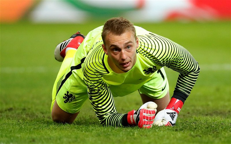 Image for Arsenal fight Premier League rivals to land European goalkeeper